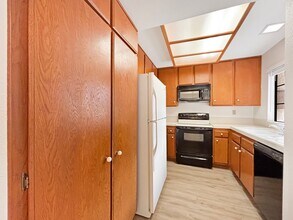 7644 Palmilla Dr in San Diego, CA - Building Photo - Building Photo
