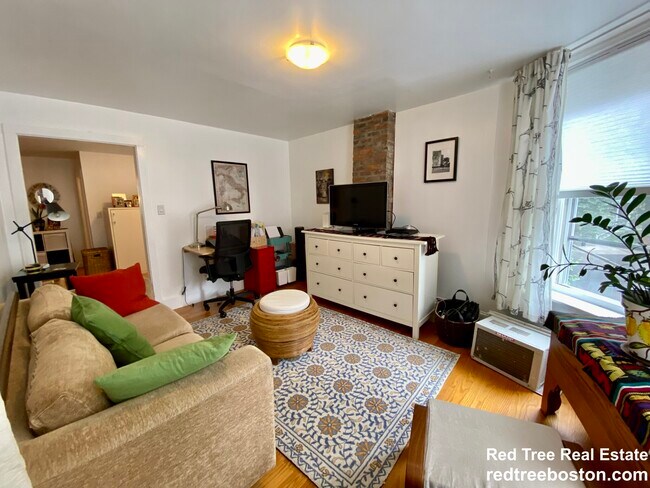 17 Perry St, Unit 3 in Brookline, MA - Building Photo - Building Photo
