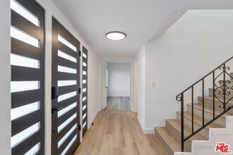 15974 Tobin Way in Los Angeles, CA - Building Photo - Building Photo