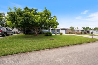 1880 Dawn Dr in Melbourne, FL - Foto de edificio - Building Photo