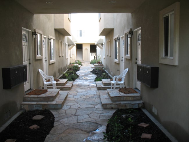 3632 2nd St in Long Beach, CA - Foto de edificio - Building Photo