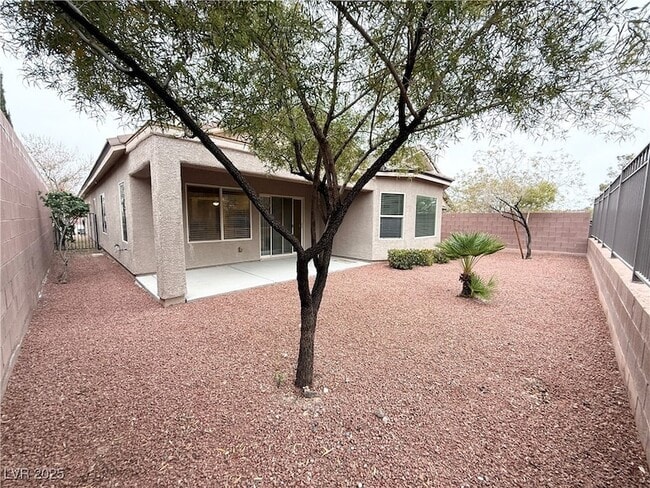 2600 Bechamel Pl in Henderson, NV - Foto de edificio - Building Photo
