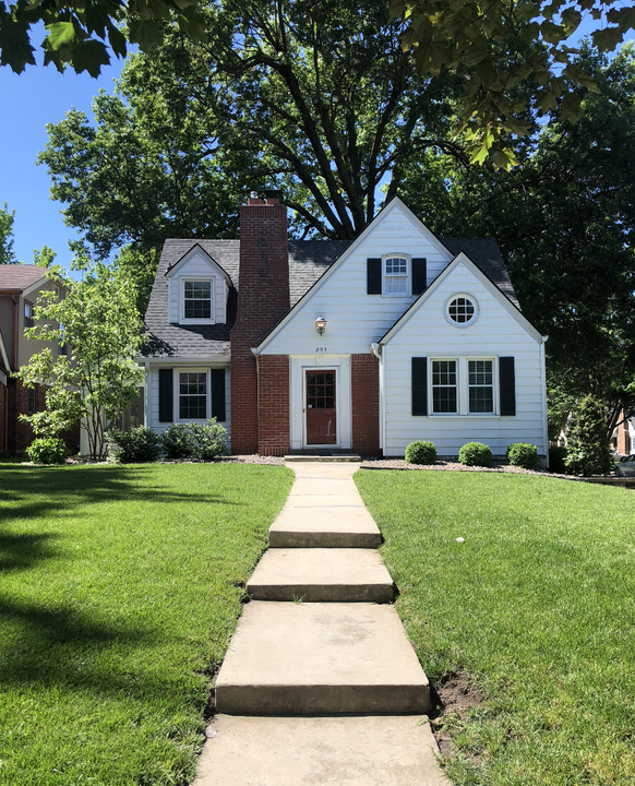 205 E 73rd St in Kansas City, MO - Foto de edificio