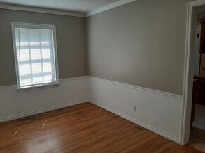 1676 E Madison St in Springfield, MO - Building Photo - Building Photo