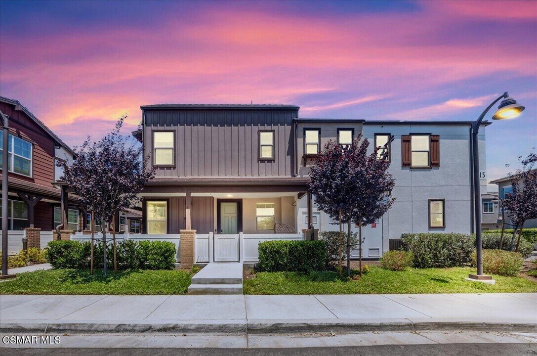 215 Red Brick Dr in Simi Valley, CA - Building Photo