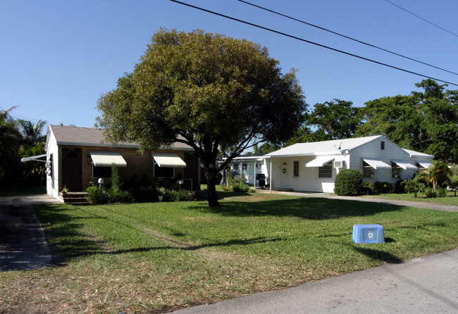 2111-2119 NE 5th Ave in Wilton Manors, FL - Building Photo - Building Photo