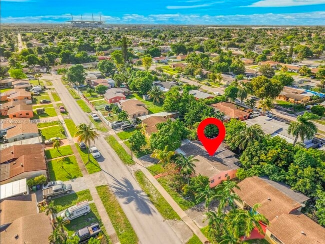 1041 NW 196th Terrace in Miami, FL - Building Photo - Building Photo