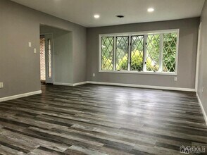 16 Holly Ln in Piscataway, NJ - Building Photo - Building Photo