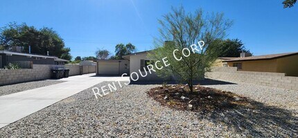 44615 4th St E in Lancaster, CA - Building Photo - Building Photo