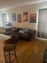 10 Homer St, Unit 1 in Brookline, MA - Foto de edificio - Building Photo