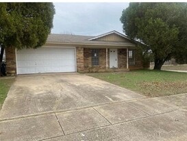 3920 Redstone Rd in Denton, TX - Building Photo