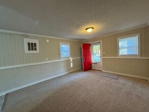 518 Costner St in Mount Holly, NC - Building Photo - Building Photo