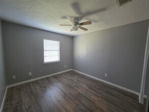 1015 Western Hills Dr in Katy, TX - Building Photo - Building Photo