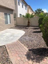 6217 Barton Manor St in Henderson, NV - Building Photo - Building Photo