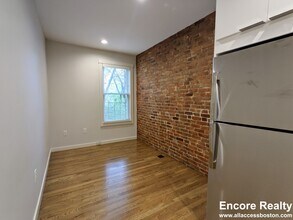 2 Belvidere Plz, Unit 2 in Cambridge, MA - Building Photo - Building Photo