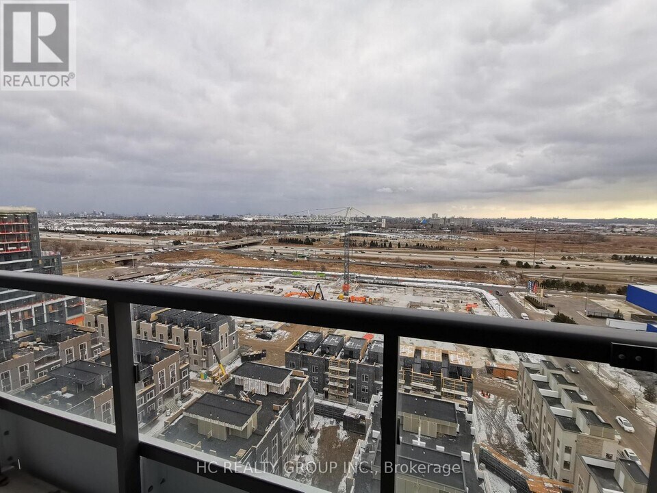 10-1710 Honeycrisp Cres in Vaughan, ON - Building Photo