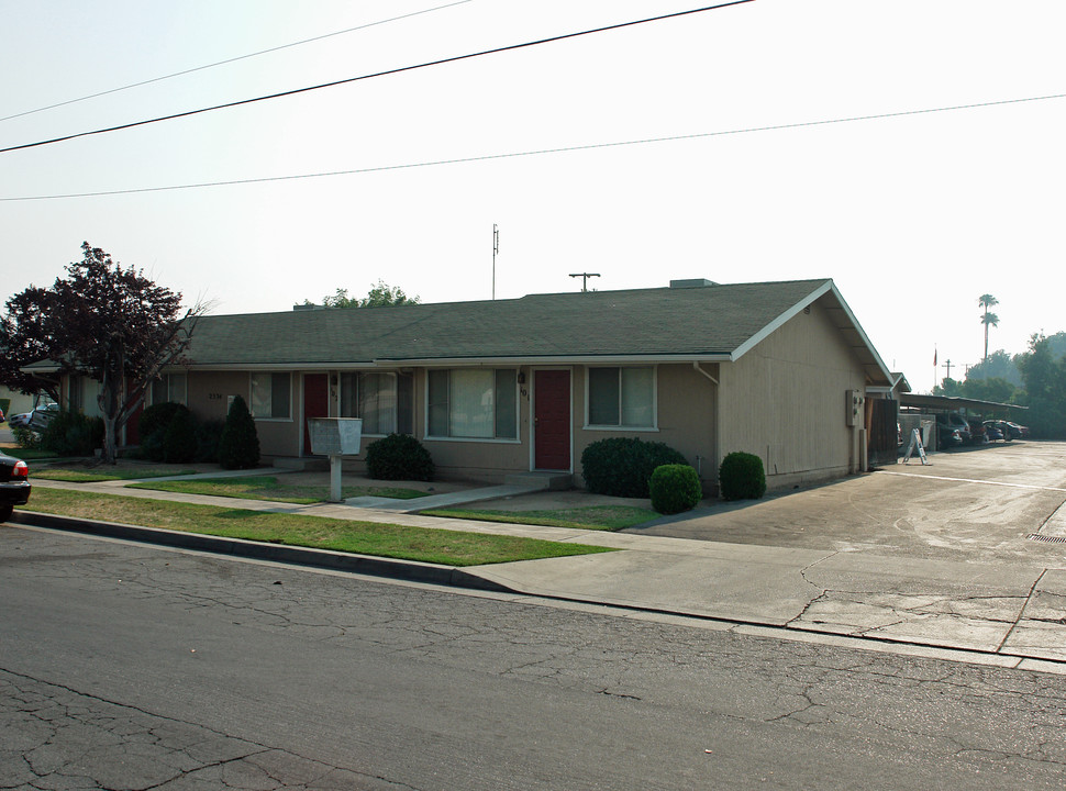 Clinton Place Apartments in Fresno, CA - Building Photo