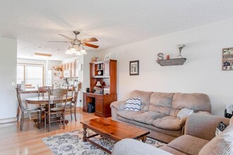 175 Blue Leaf Dr in Christiansburg, VA - Foto de edificio - Building Photo