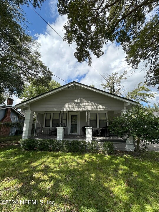 2333 Gilmore St in Jacksonville, FL - Foto de edificio