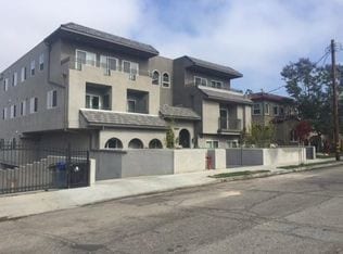 10201 Mountair Ave in Los Angeles, CA - Foto de edificio - Building Photo