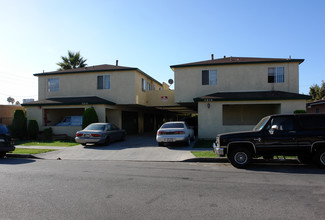 4816-4818 W 118th Pl in Hawthorne, CA - Foto de edificio - Building Photo