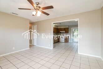 7807 Knoll Dr N in Jacksonville, FL - Building Photo - Building Photo