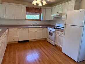 125 Maple Ct in Geneva, IL - Building Photo - Building Photo