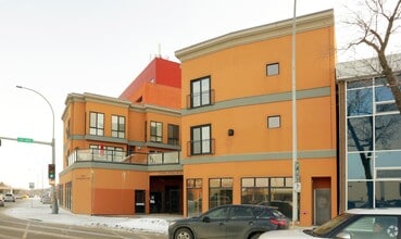 10625 Kingsway NW in Edmonton, AB - Building Photo - Building Photo