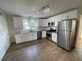 22 Culver Ln in North Haven, CT - Building Photo