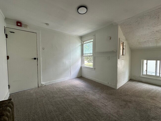 30 High St in Bristol, CT - Building Photo - Building Photo
