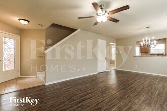 1442 Natural Pine Trail in Conroe, TX - Foto de edificio - Building Photo