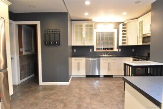 28 Roosevelt Ave in Middletown, NY - Building Photo - Building Photo