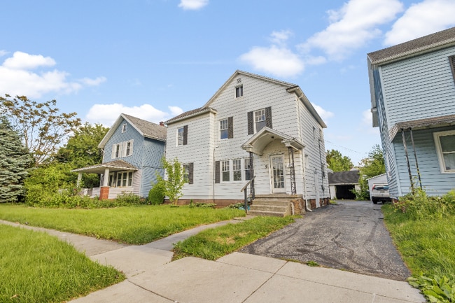 1719 Mansfield Rd in Toledo, OH - Building Photo - Building Photo