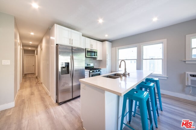 1559 1/2 S Harvard Blvd in Los Angeles, CA - Building Photo - Building Photo