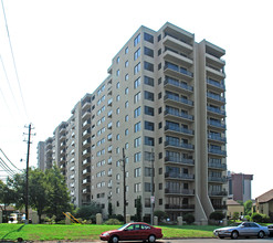 Towers Of Town Lake in Austin, TX - Building Photo - Building Photo