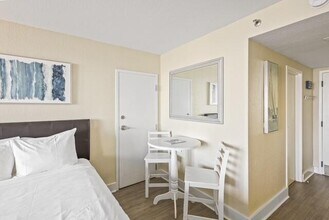 200 Sandestin Blvd W in Miramar Beach, FL - Foto de edificio - Building Photo