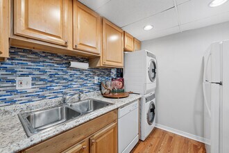 5911 Edsall Rd, Unit 403 in Alexandria, VA - Building Photo - Building Photo