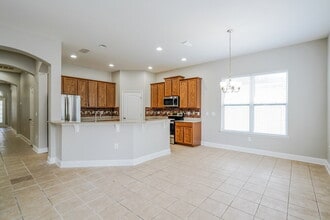 210 Montara Drive in Seffner, FL - Building Photo - Building Photo