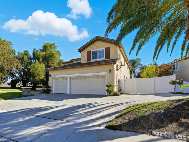 26536 Brant Way in Santa Clarita, CA - Building Photo - Building Photo