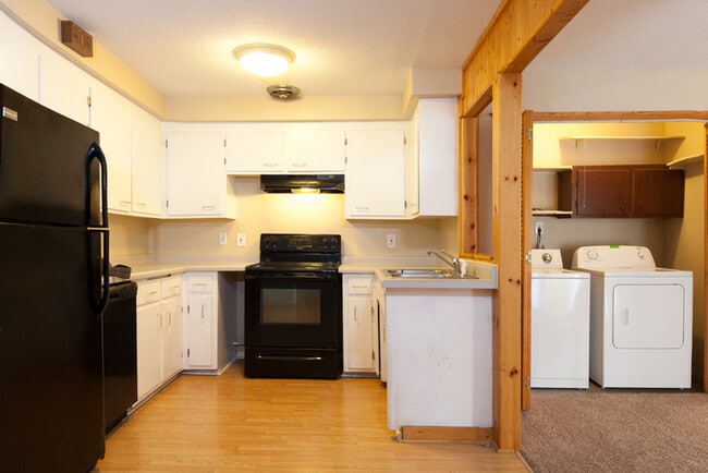 952 88th Ln NW in Coon Rapids, MN - Building Photo - Building Photo