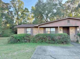 1469 E Johnson Ave in Pensacola, FL - Building Photo