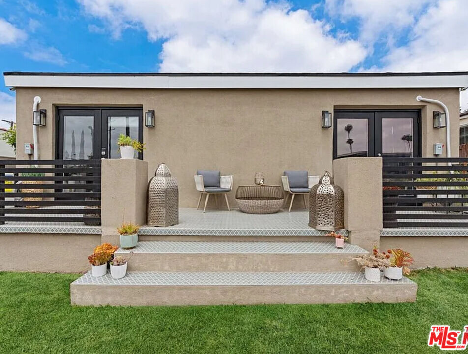 1515 S Orange Dr in Los Angeles, CA - Building Photo