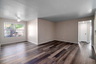 Tierra Vista RFK LLC in Kissimmee, FL - Building Photo - Interior Photo