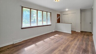 5S388 Allister Ln in Naperville, IL - Building Photo - Building Photo