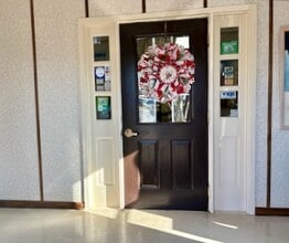 1207 W Main St in Carmi, IL - Building Photo - Building Photo