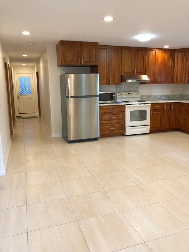 705 12th Ave in Honolulu, HI - Building Photo - Building Photo