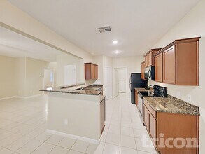 600 Totem Trail Dr in La Marque, TX - Foto de edificio - Building Photo