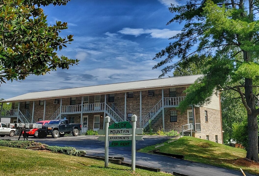 Beck Mountain Apartments in Elizabethton, TN - Building Photo