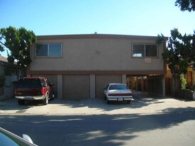 26 E Plymouth St in Long Beach, CA - Building Photo