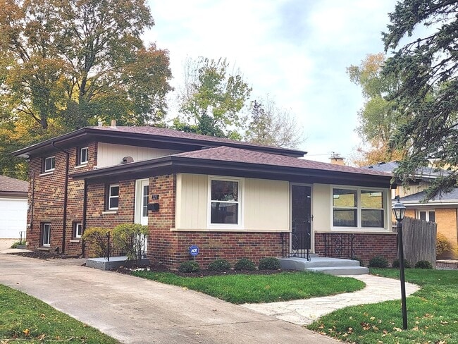 property at 223 Kenloch Ave